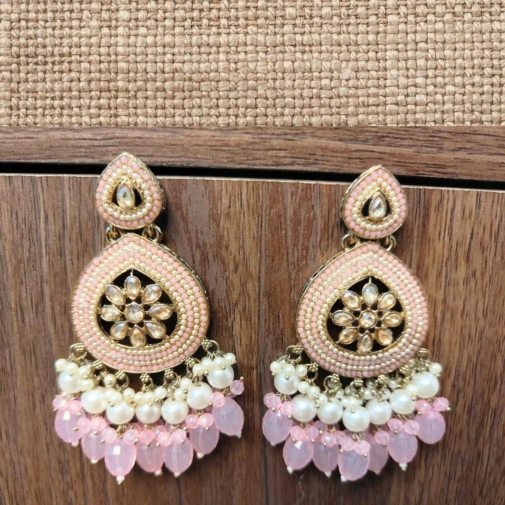 DRISHTI KUNDAN CHANDBALIS (BABY PINK)