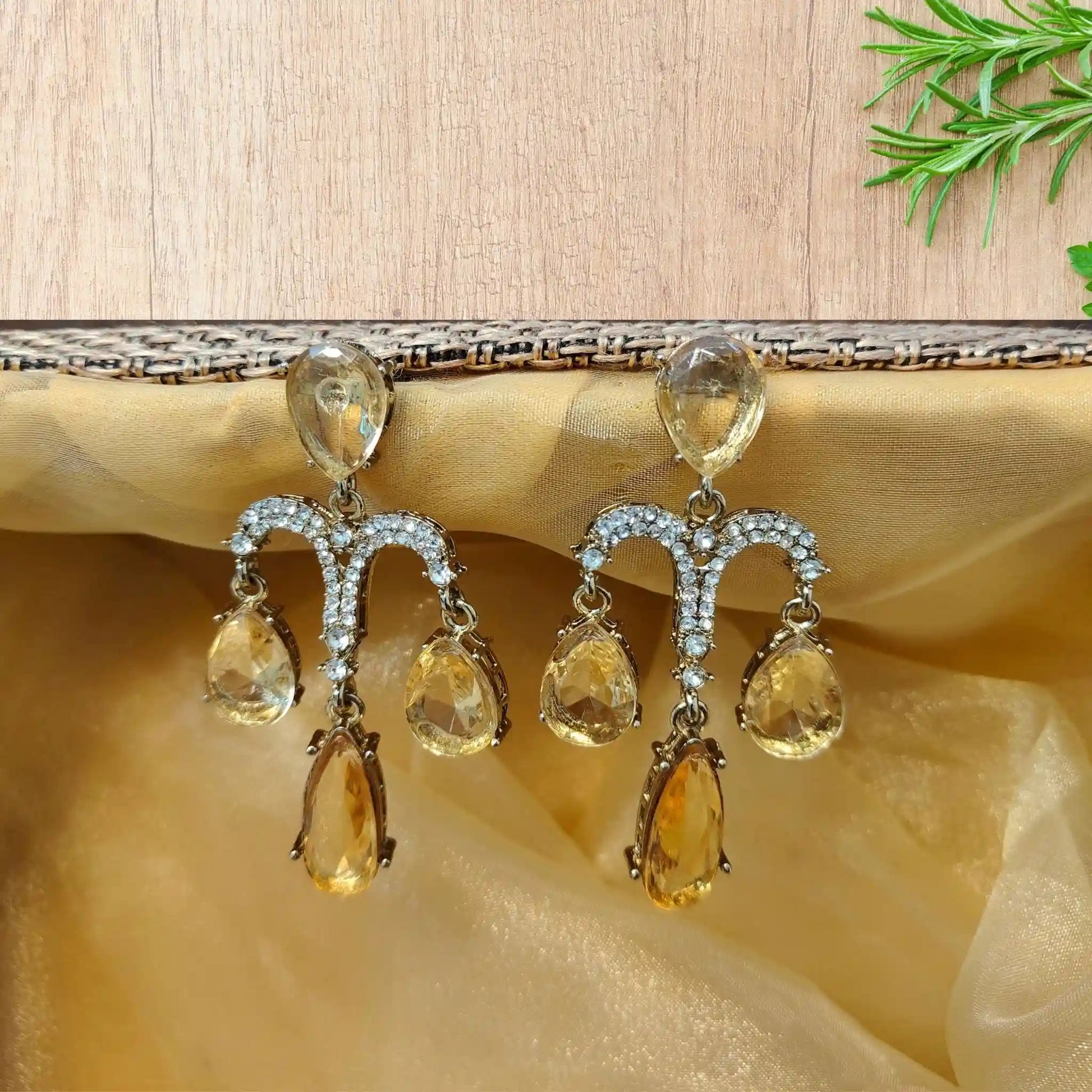 JHILMIL EARRINGS (GOLDEN)