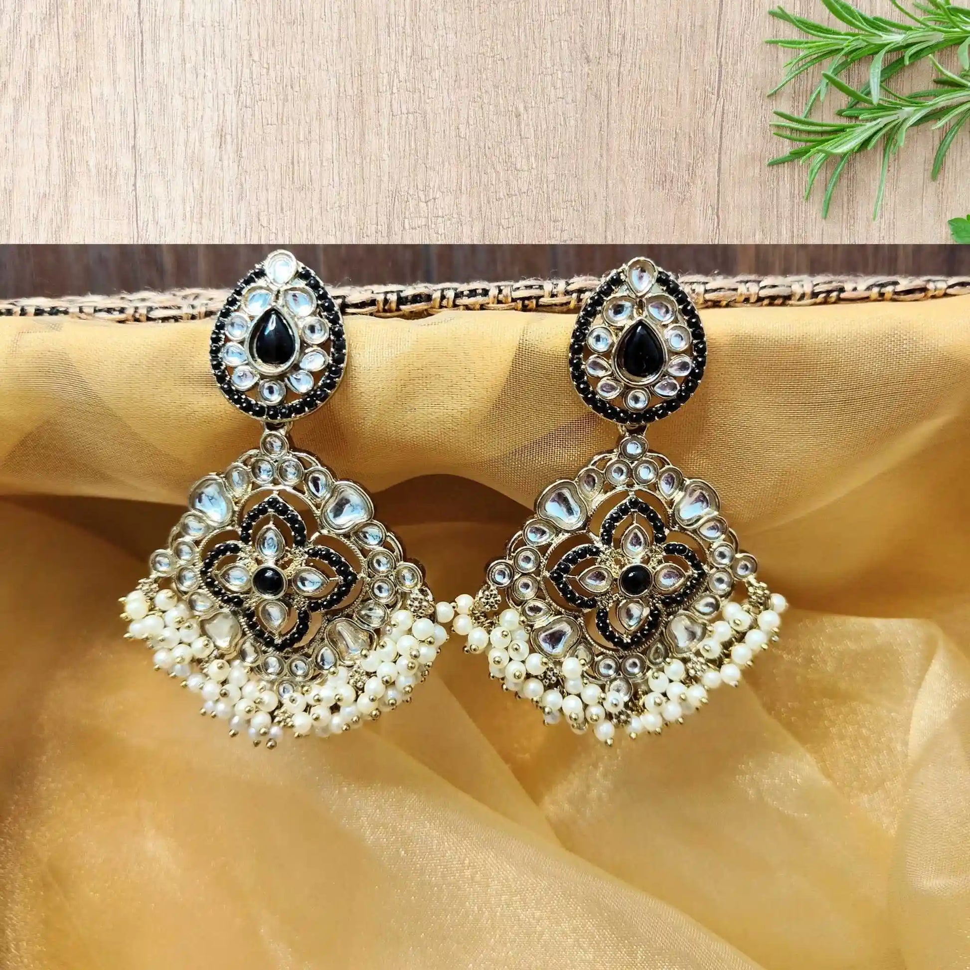 JUHI KUNDAN CHANDBALIS (BLACK)